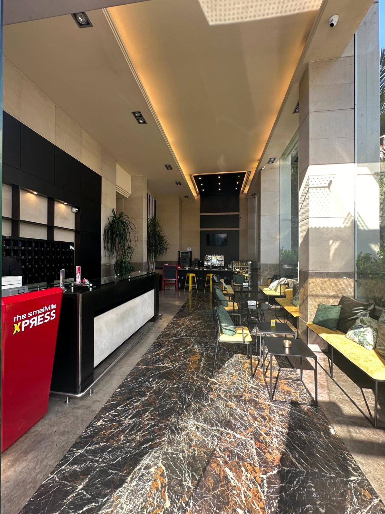The Smallville Xpress Beirut Eksteriør bilde